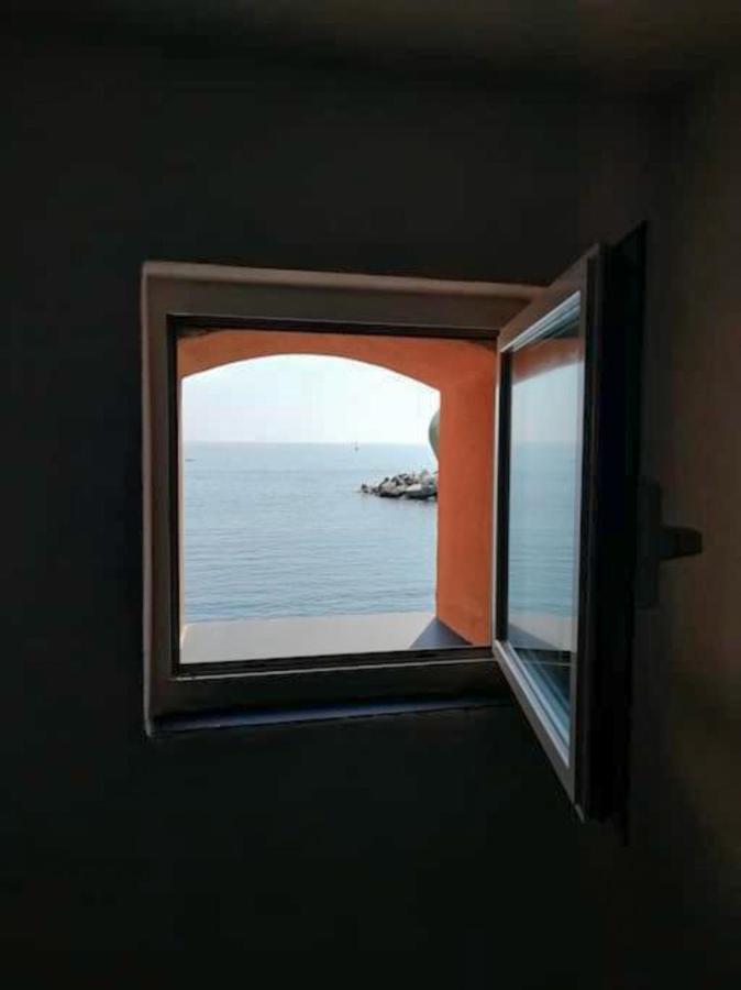 Casa Sulla Spiaggia Di Boccadasse Genova Exterior foto